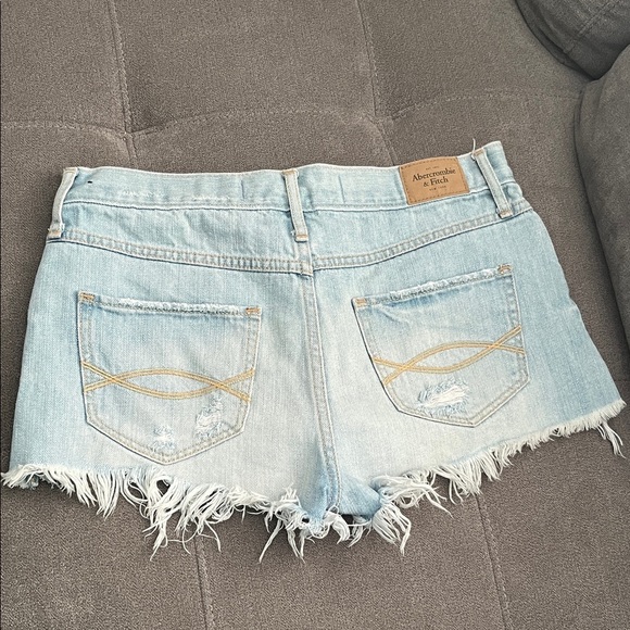 Abercrombie & Fitch Light Blue Denim Shorts used good condition - Picture 4 of 10